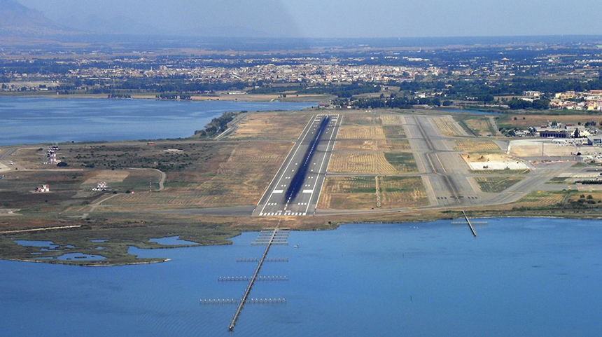 veduta aerea aeroporto Elmas Cagliari con i rooftop clivet